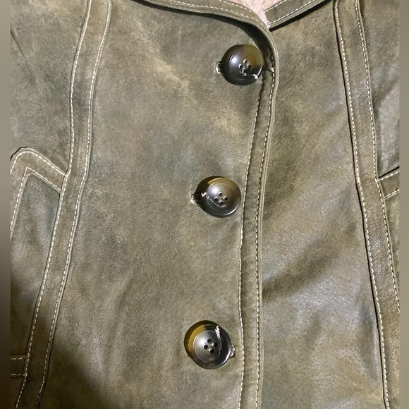 Gorgeous Sherpa Style Leather Jacket - Picture 3 of 11